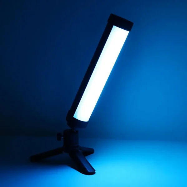 LUXCEO V8 RGB LED Light -300LM، 8 ألوان، 4 تأثيرات، 3000K-6000K، بطارية Ra≥95، 2000 مللي أمبير في الساعة، مصباح فيديو محمول للاستوديو/الخارجي - Image 2