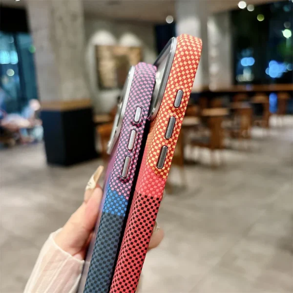 ⁦Luxury Kelvar Carbon Fiber Phone Case for iPhone 17 Air 17 Pro Max Magnetic Wireless Charging Ultra Thin Hard Colorful Cover⁩ - الصورة ⁦4⁩