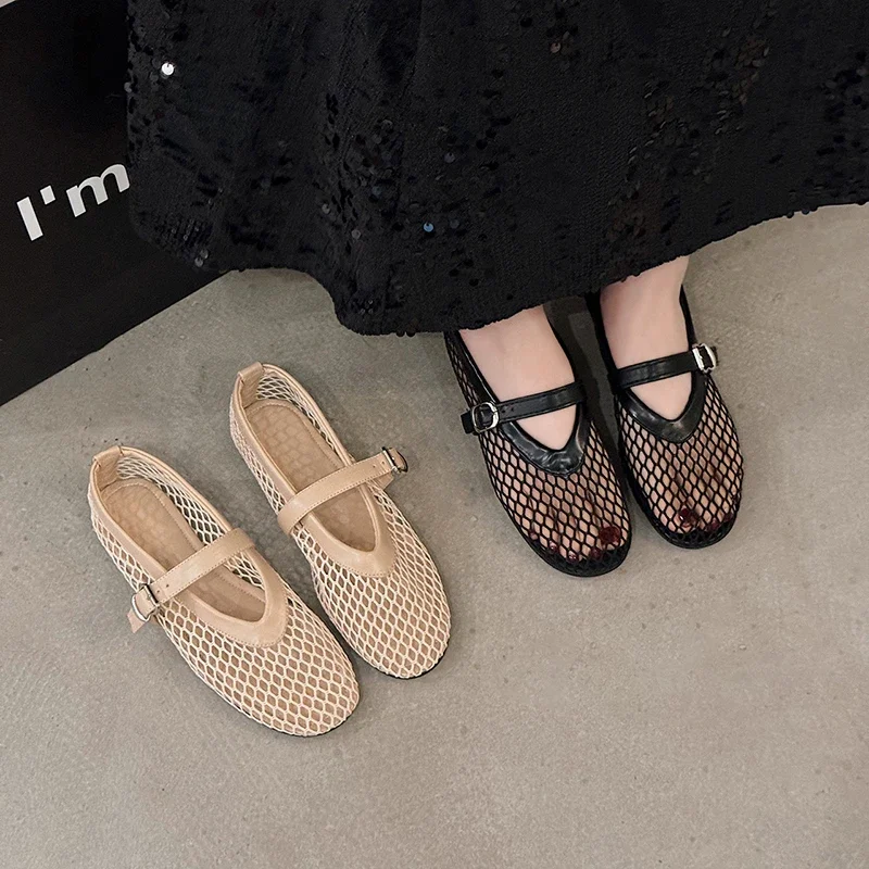Women's Round Toe Flat Shoes Designer Casual Trend Breathable Ballet Women's Hollow Beach Sandals Mary Jane Shoes 2025 New - الصورة 5
