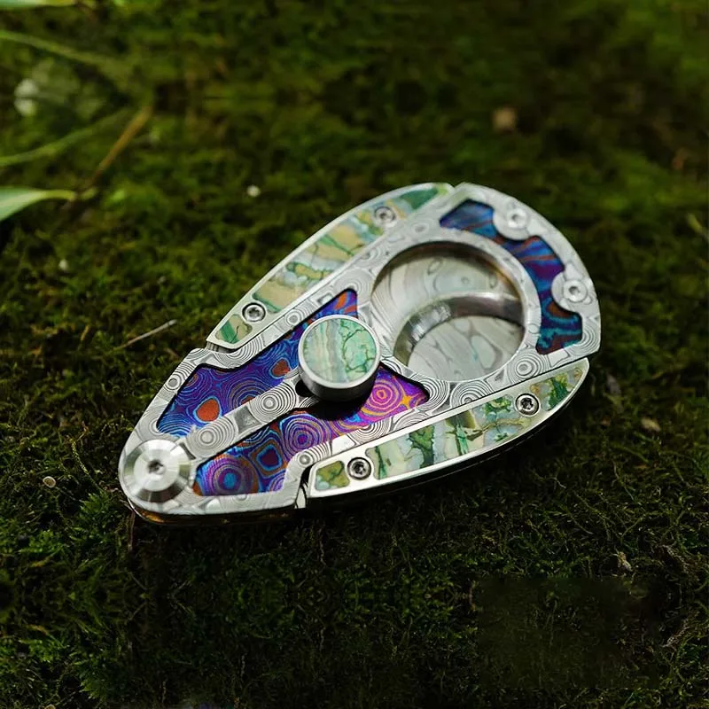 1PC Super Sharp Stainless Steel V-Shape Double Blade Folding Cigar Scissors Leather Case & Gift Box - الصورة 4