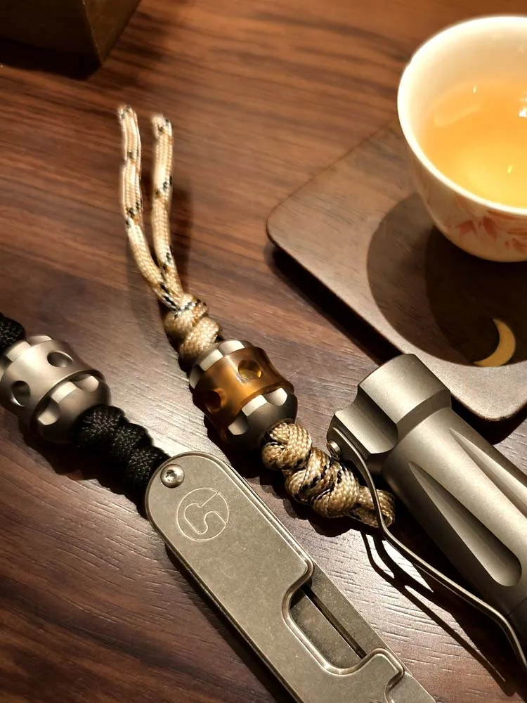 1PC EDC Pocket Tool Candy Cane Titanium Alloy Knife Bead PEI Resin Paracord Bead DIY Lanyard Decoration - Image 4