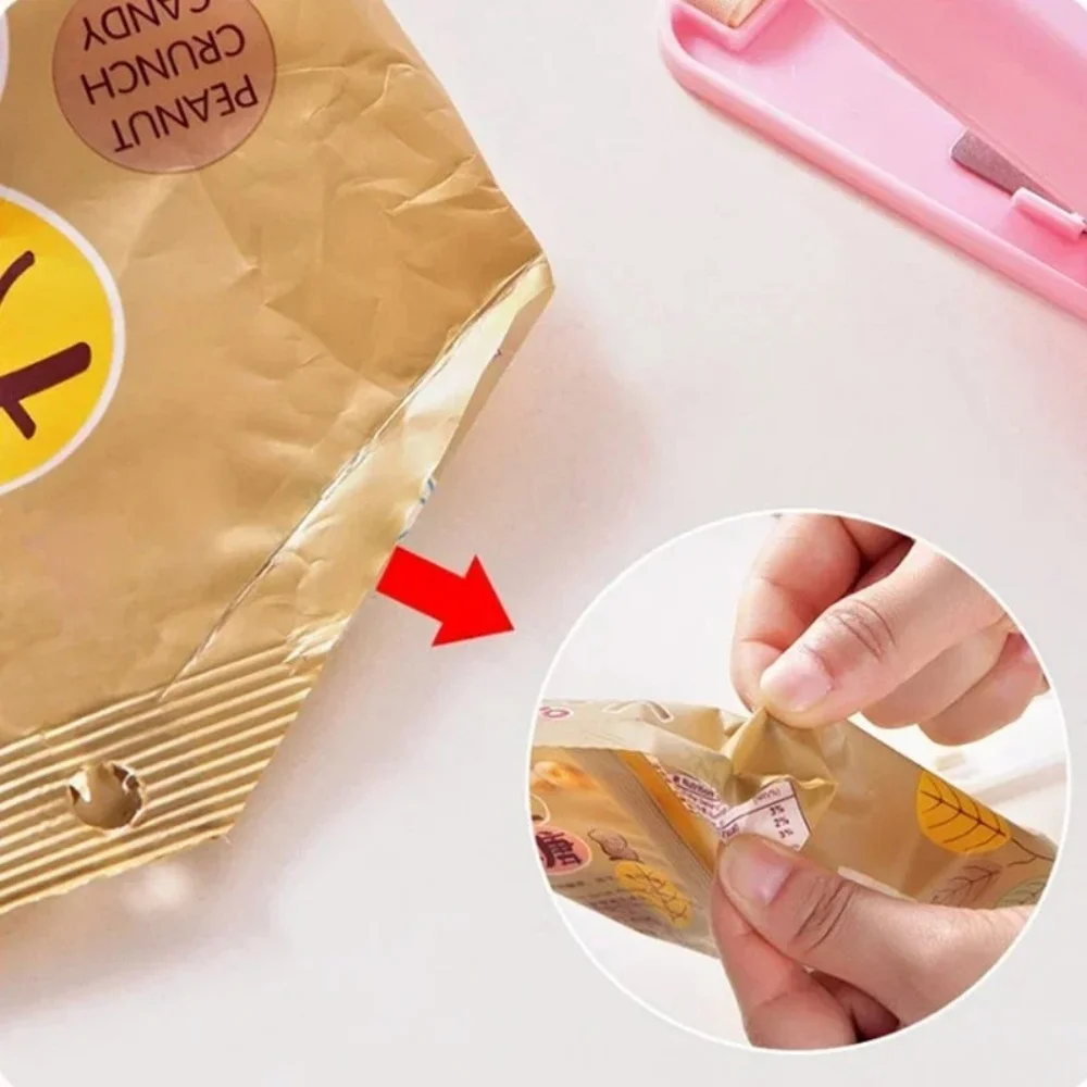 Mini Bag Seal Machine Snack Bag Clip Kitchen Handheld Food Sealer Easy-To-Use Portable Sealer Packaging Plastic Food Bag Closure - الصورة 3