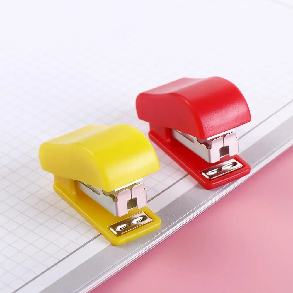 Portable Effortless Labor-Saving Stapler Set Small Paper Binding Bookbinding Machine Fixing Paper Stapling Tools Student - الصورة 2