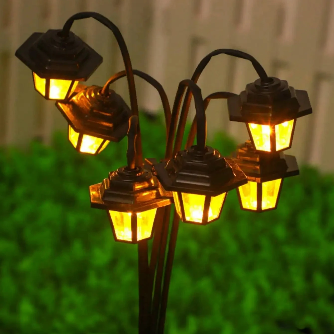 1pc Retro Lantern Decorative Light Solar-powered 6LED Retro Street Lamp Shaped Decorative Light Suitable for Garden Courtyard - الصورة 5