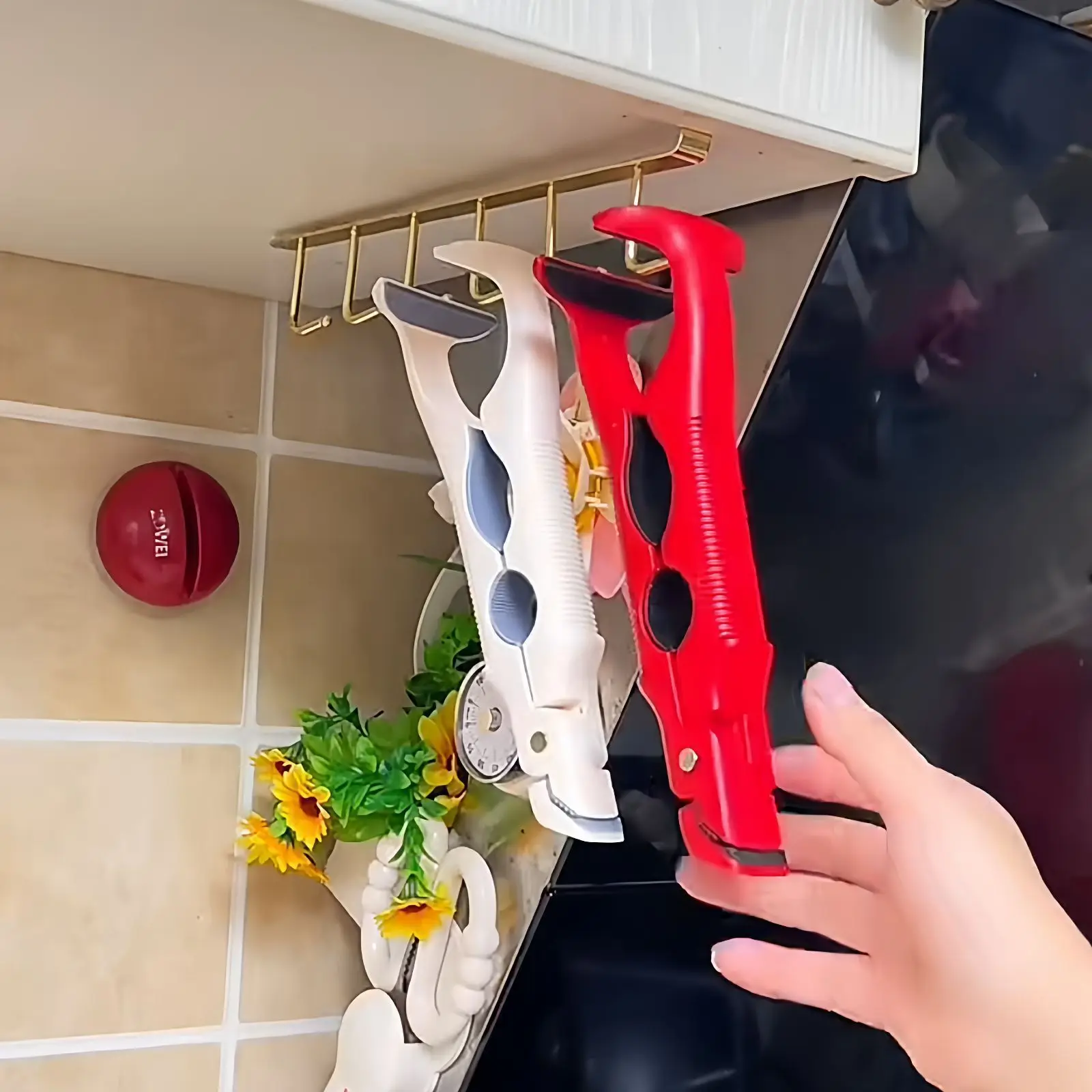 1PC Silicone Anti-Burn Kitchen Gadget Pot Holder Lifter Dish Bowl Protective Anti-Scalding Clip Accessory - الصورة 2