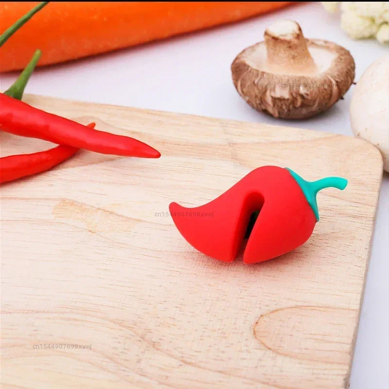 Cute Silicone Pot Lid Anti-spill Rack Heat-resistant Anti-Overflow Stoppers Pot Cover Lifter Holder Creative Kitchen Tool Gadget - الصورة 5
