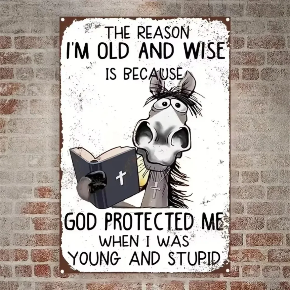 Distinctive "I'm Old But Smart" Wall Decor – Timeless Retro Style, Ideal for Enhancing Homes/Bars - الصورة 3