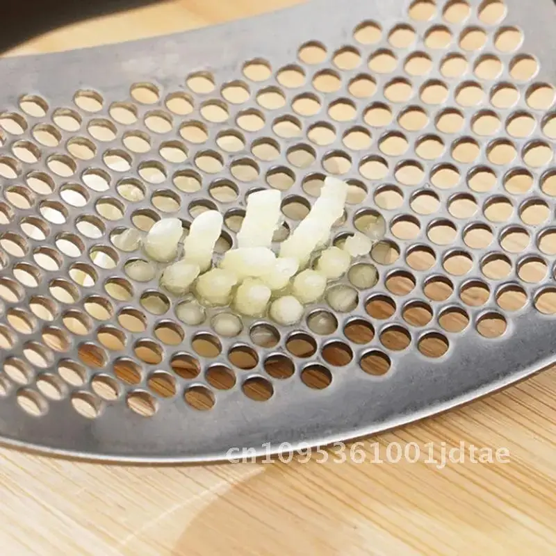 Manual Garlic Press Crusher Stainless Steel Kitchen Gadget Vegetable Fruit Mincer Chopping Tool Kitchen Accessories - الصورة 5