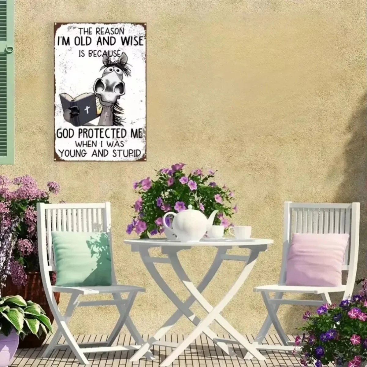 Distinctive "I'm Old But Smart" Wall Decor – Timeless Retro Style, Ideal for Enhancing Homes/Bars - الصورة 5