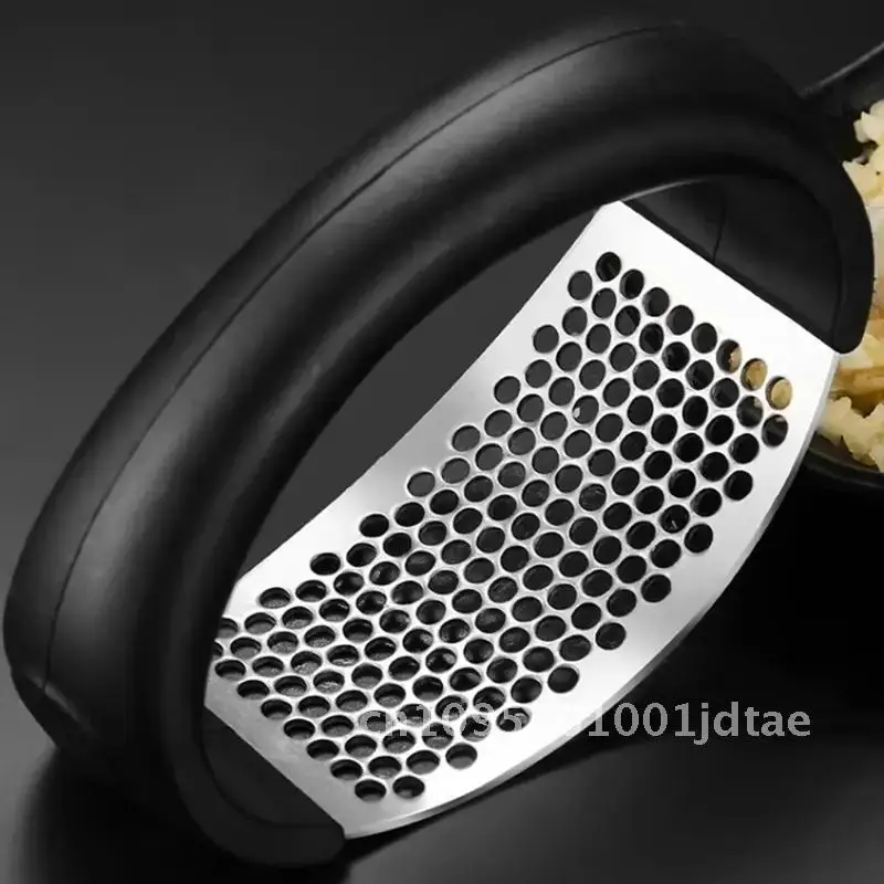 Manual Garlic Press Crusher Stainless Steel Kitchen Gadget Vegetable Fruit Mincer Chopping Tool Kitchen Accessories - الصورة 3