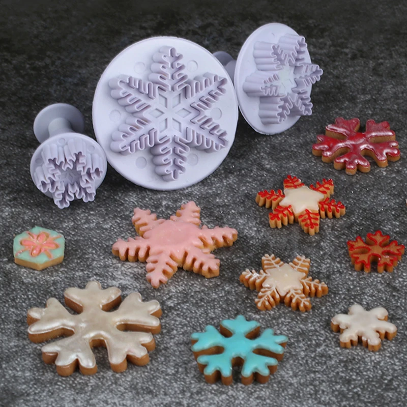 3 Pcs Snowflake Cookie Cutters Fondant Embossing Tool Christmas Snowflake Plunger Navidad Noel New Year 2024 Kitchen Gadgets - الصورة 5